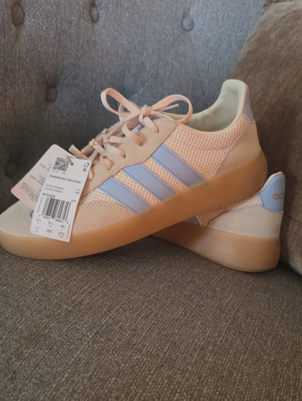 Adidas Barreda Decode 3-Stripes low-top sneakers. Read Description.